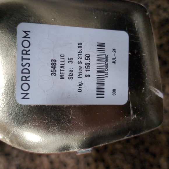 Jessica Rich. Gold Strappy Heels with High Slender Heel - Picture 7 of 7